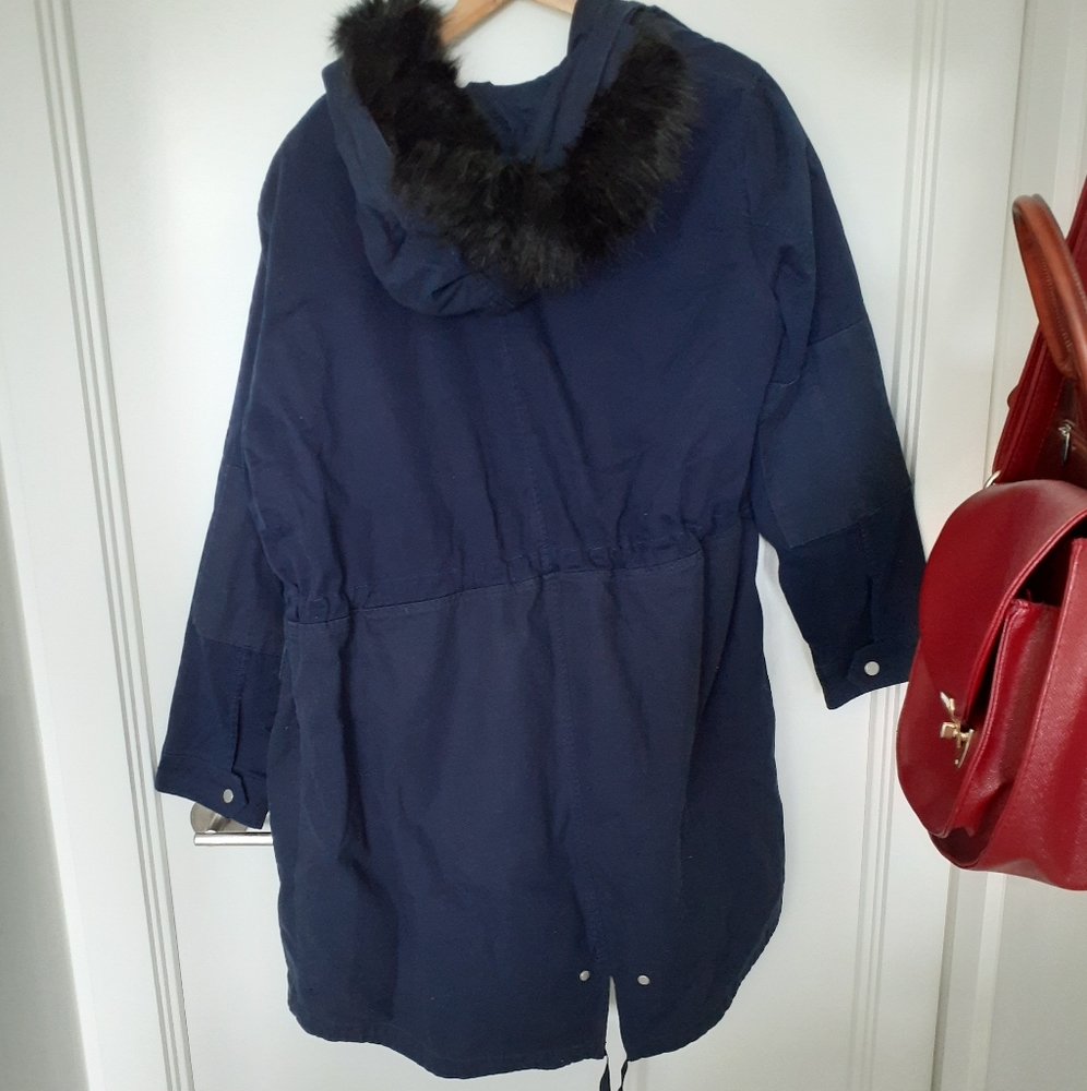 GAP Winter Jacket - Picture 2 of 4